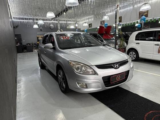 HYUNDAI I30 2.0 MPFI GLS 16V GASOLINA 4P MANUAL HYUNDAI I30 2.0 MPFI GLS 16V GASOLINA 4P MANUAL